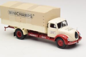 Magirus-Deutz S 7500 Jupiter Flatbed Truck White Red Minichamps 1:43 439141022 Diecast - image 4 of 6