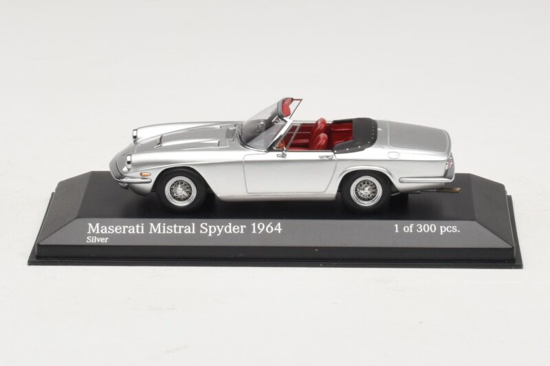 Maserati Mistral Spyder Silver Minichamps 1:43 Maserati Mistral Spyder Silver Minichamps 1:43 437123431 Diecast
