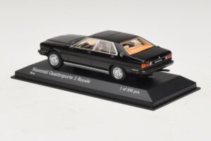 Maserati Quattroporte III Royale Black Minichamps 1:43 437123501 Diecast - image 3 of 4