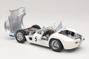 Maserati Tipo 61 #5 S. Moss / D. Gurney Camoradi ADAC 1000km Nurburgring Winner 1960 Minichamps 1:18 100601205 Diecast - image 5 of 8