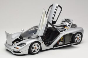 McLaren F1 Silver Minichamps 1:12 530133123 Diecast - image 2 of 8