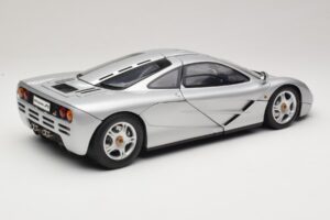 McLaren F1 Silver Minichamps 1:12 530133123 Diecast - image 3 of 8