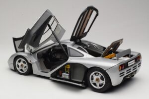McLaren F1 Silver Minichamps 1:12 530133123 Diecast - image 5 of 8