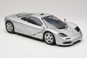 McLaren F1 Silver Minichamps 1:12 530133123 Diecast - image 6 of 8