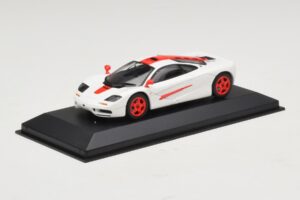 McLaren F1 White With Red Stripes Minichamps 1:43 MCLAREN003 Diecast