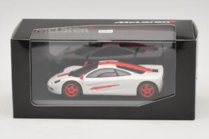 McLaren F1 White With Red Stripes Minichamps 1:43 MCLAREN003 Diecast - image 3 of 4