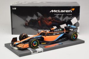 McLaren MCL36 #3 D. Ricciardo Bahrain GP 2022 Minichamps 1:18 537221803 Diecast - image 2 of 7