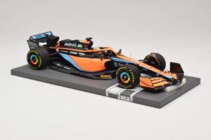 McLaren MCL36 #3 D. Ricciardo Bahrain GP 2022 Minichamps 1:18 537221803 Diecast - image 7 of 7