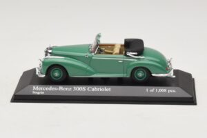 Mercedes 300S Cabriolet Green Minichamps 1:43 430032335 Diecast