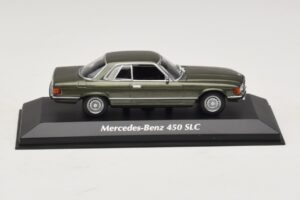 Mercedes 450 SLC C107 Dark Green Metallic Maxichamps 1:43 Mercedes 450 SLC C107 Dark Green Metallic Maxichamps 1:43 940033420 Diecast