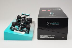 Mercedes AMG Petronas W11 EQ Performance #44 L. Hamilton 91st F1 Win Eifel GP 2020 Minichamps 1:18 113201144 Diecast - image 6 of 6