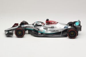 Mercedes AMG Petronas W13 E Performance #63 G. Russell Spanish GP 2022 Minichamps 1:18 110220063 Diecast - image 3 of 7