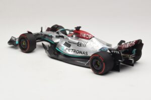 Mercedes AMG Petronas W13 E Performance #63 G. Russell Spanish GP 2022 Minichamps 1:18 110220063 Diecast - image 5 of 7