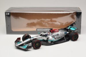 Mercedes AMG Petronas W13 E Performance #63 G. Russell Spanish GP 2022 Minichamps 1:18 110220063 Diecast - image 6 of 7
