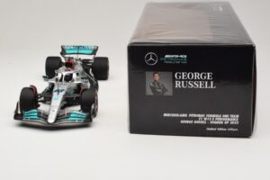 Mercedes AMG Petronas W13 E Performance #63 G. Russell Spanish GP 2022 Minichamps 1:18 110220063 Diecast - image 7 of 7