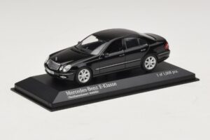 Mercedes E-Class W211 Black Metallic Minichamps 1:43 400036001 Diecast - image 2 of 4