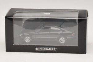 Mercedes E-Class W211 Black Metallic Minichamps 1:43 400036001 Diecast - image 4 of 4