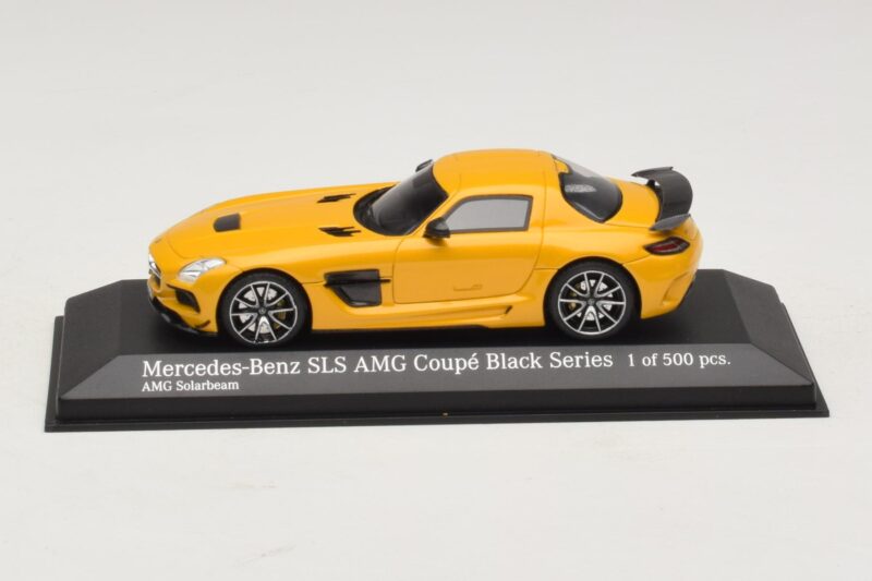Mercedes SLS AMG C197 Black Series Gold Minichamps 1:43 Mercedes SLS AMG C197 Black Series Gold Minichamps 1:43 437033022 Diecast