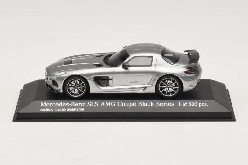 Mercedes SLS AMG C197 Black Series Grey Metallic Minichamps 1:43 Mercedes SLS AMG C197 Black Series Grey Metallic Minichamps 1:43 437033024 Diecast