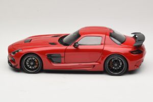 Mercedes SLS AMG C197 Black Series Red Minichamps 1:18 110033022 Diecast - image 4 of 8