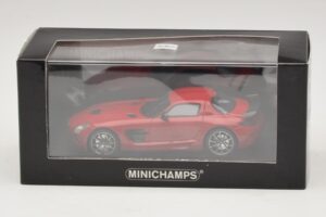Mercedes SLS AMG C197 Black Series Red Minichamps 1:43 437033021 Diecast - image 4 of 4