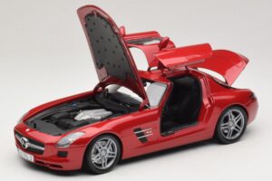 Mercedes SLS AMG C197 Red Metallic Minichamps 1:18 100039020 Diecast - image 2 of 8