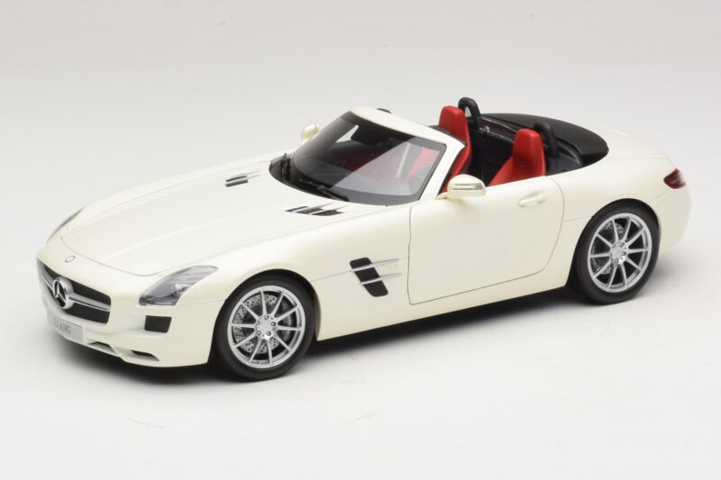 Mercedes SLS AMG Roadster Mystic White II Minichamps 1:18 Mercedes SLS AMG Roadster Mystic White II Minichamps 1:18 B66960079 Diecast