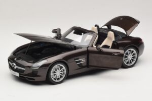 Mercedes SLS AMG Sepang Brown Minichamps 1:18 B66960080 Diecast - image 2 of 9