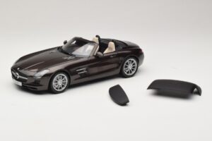 Mercedes SLS AMG Sepang Brown Minichamps 1:18 B66960080 Diecast - image 3 of 9