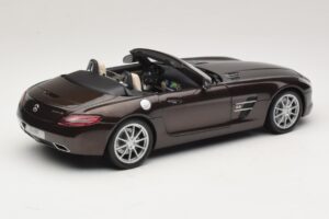 Mercedes SLS AMG Sepang Brown Minichamps 1:18 B66960080 Diecast - image 4 of 9
