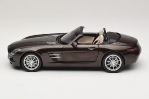 Mercedes SLS AMG Sepang Brown Minichamps 1:18 B66960080 Diecast - image 5 of 9