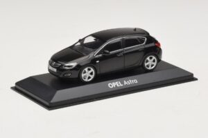 Opel Astra J Black Minichamps 1:43 ASTRA006 Diecast - image 2 of 4