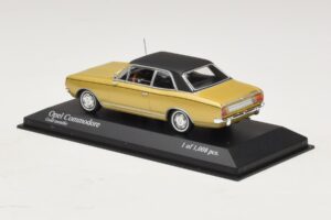 Opel Commodore A Gold Metallic Minichamps 1:43 430046165 Diecast - image 3 of 4