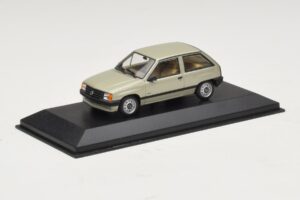 Opel Corsa A Light Green Metallic Minichamps 1:43 CORSA001 Diecast - image 2 of 4