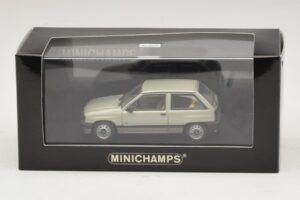 Opel Corsa A Light Green Metallic Minichamps 1:43 CORSA001 Diecast - image 4 of 4