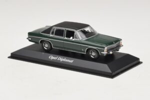 Opel Diplomat B Dark Green Maxichamps 1:43 940046070 Diecast - image 3 of 4