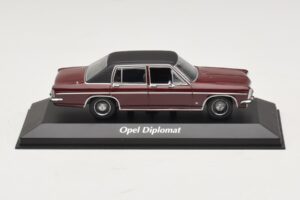 Opel Diplomat B Dark Red Maxichamps 1:43 940046071 Diecast