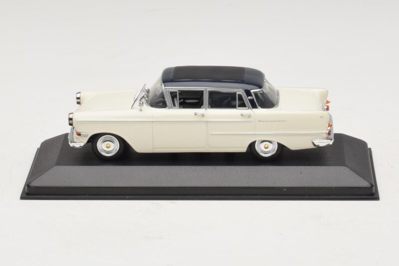 Opel Kapitan A White Minichamps 1:43 400048000 Diecast