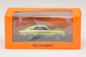 Opel Manta A Green Metallic Maxichamps 1:43 940045501 Diecast - image 4 of 4