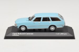 Opel Rekord D Caravan Light Blue Minichamps 1:43 400044014 Diecast