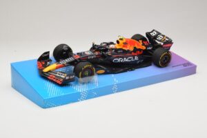 Oracle Red Bull Racing RB18 #11 S. Perez Miami GP 2022 Minichamps 1:18 113220511 Diecast - image 2 of 7