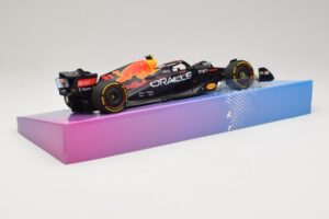 Oracle Red Bull Racing RB18 #11 S. Perez Miami GP 2022 Minichamps 1:18 113220511 Diecast - image 3 of 7