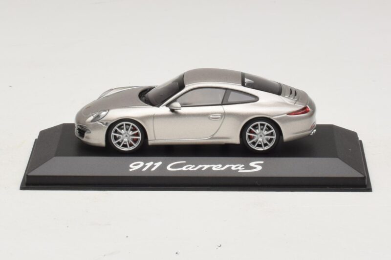 Porsche 911 991 Carrera S Silver Metallic Minichamps 1:43 Porsche 911 991 Carrera S Silver Metallic Minichamps 1:43 WAP0200130C Diecast