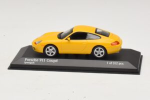 Porsche 911 991 Carrera Yellow Minichamps 1:43 410060221 Diecast