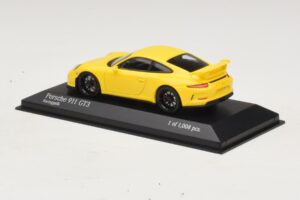 Porsche 911 991 GT3 Yellow Minichamps 1:43 410062021 Diecast - image 3 of 4