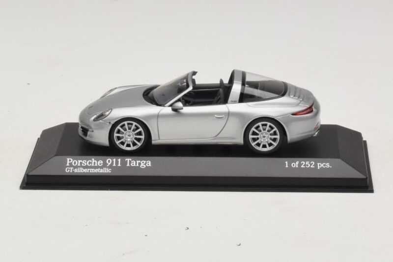 Porsche 911 991 Targa Silver Minichamps 1:43 410062442 Diecast