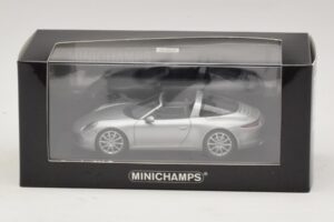 Porsche 911 991 Targa Silver Minichamps 1:43 410062442 Diecast - image 4 of 4