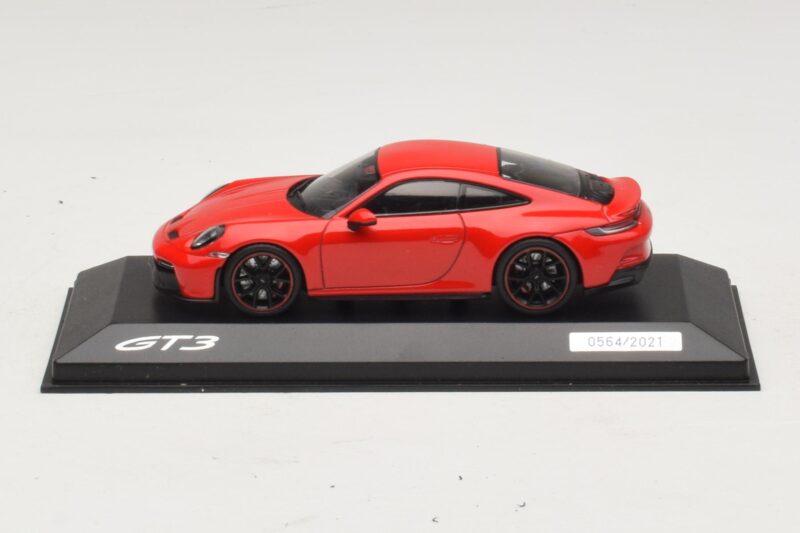 Porsche 911 992 GT3 Touring Red Minichamps 1:43 Porsche 911 992 GT3 Touring Red Minichamps 1:43 WAP02012617-R1 Diecast