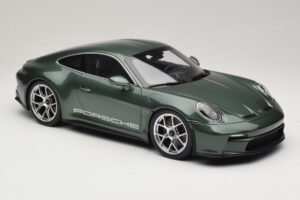 Porsche 911 992 S/T Malachite Green Metallic Norev 1:12 127552 Diecast - image 6 of 6