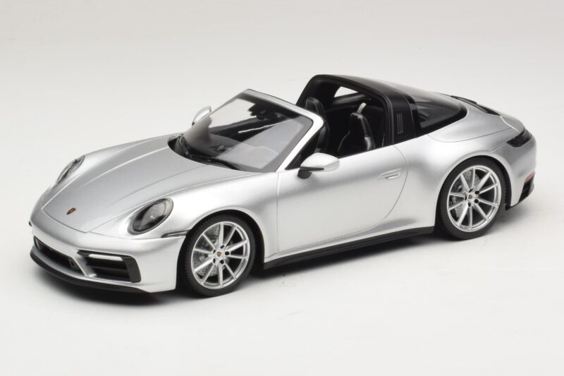 Porsche 911 992 Targa 4 GTS Silver Minichamps 1:18 Porsche 911 992 Targa 4 GTS Silver Minichamps 1:18 WAP0211460RTRG Diecast